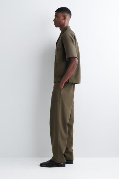 COS コットンユーティリティシャツ