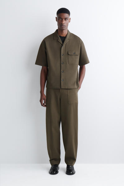 COS コットンユーティリティシャツ