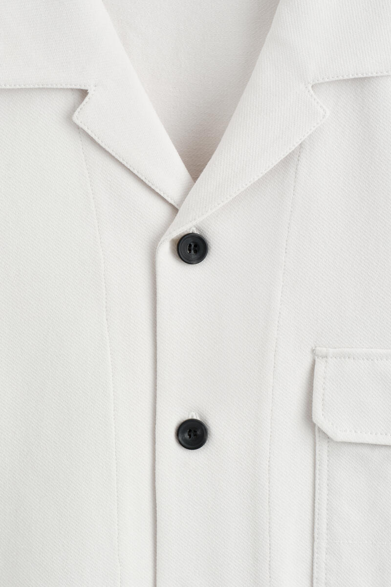 COS コットンユーティリティシャツ