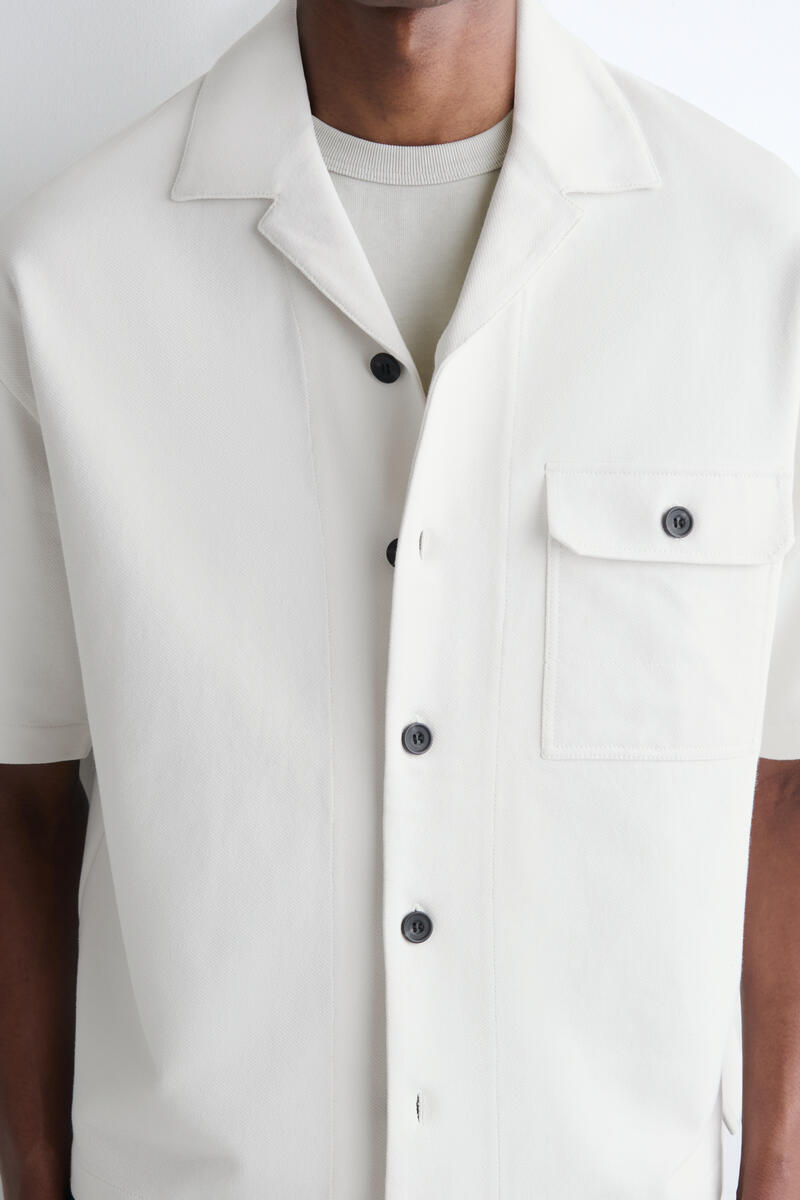 COS コットンユーティリティシャツ