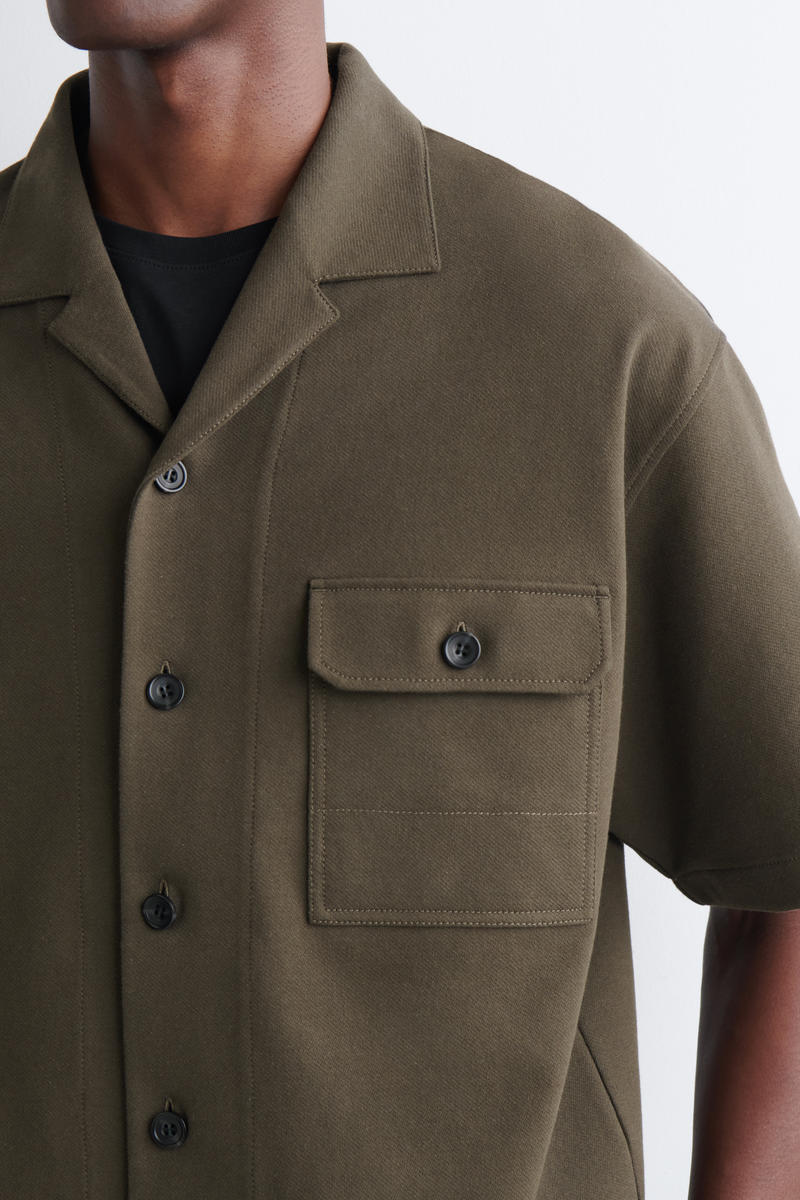 COS コットンユーティリティシャツ