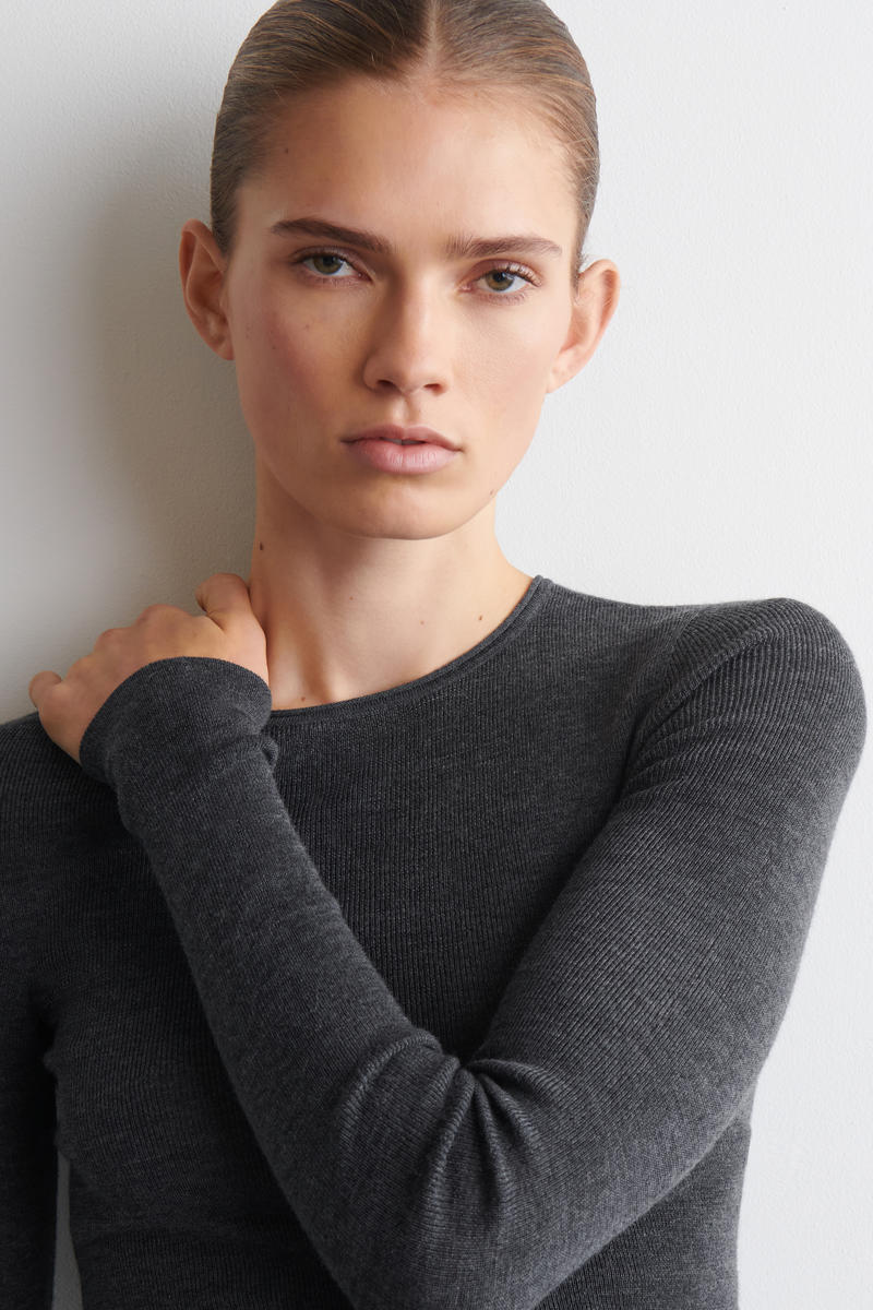 COS メリノウール ロングスリーブ トップス