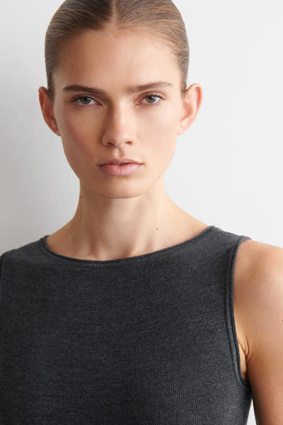 COS メリノウールミニドレス