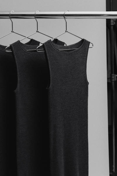 COS メリノウールミニドレス