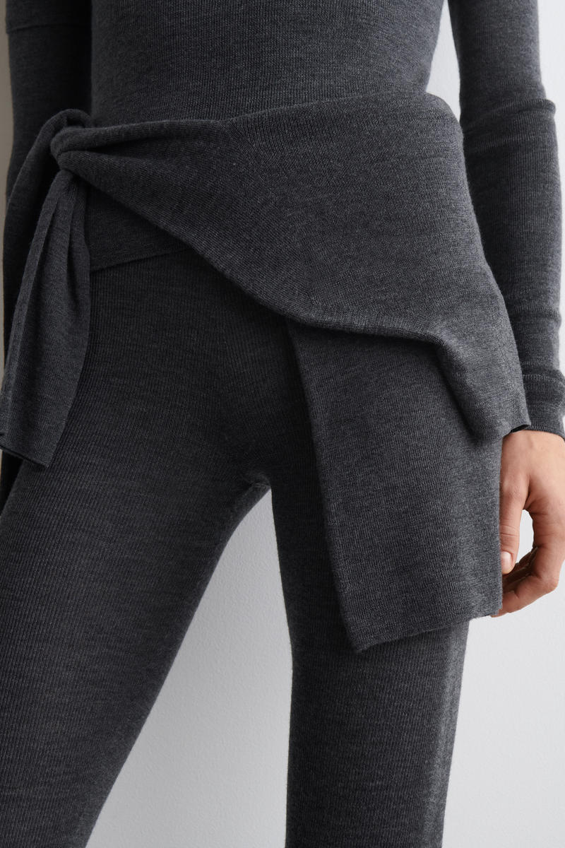 COS メリノウールレギンス