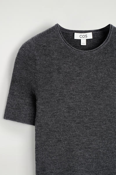 COS メリノウールTシャツ
