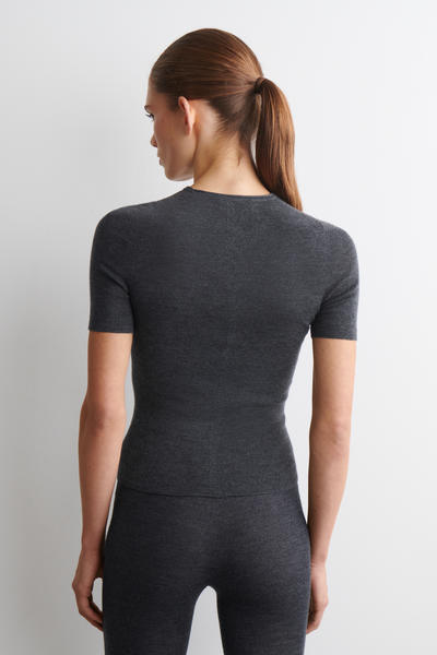 COS メリノウールTシャツ