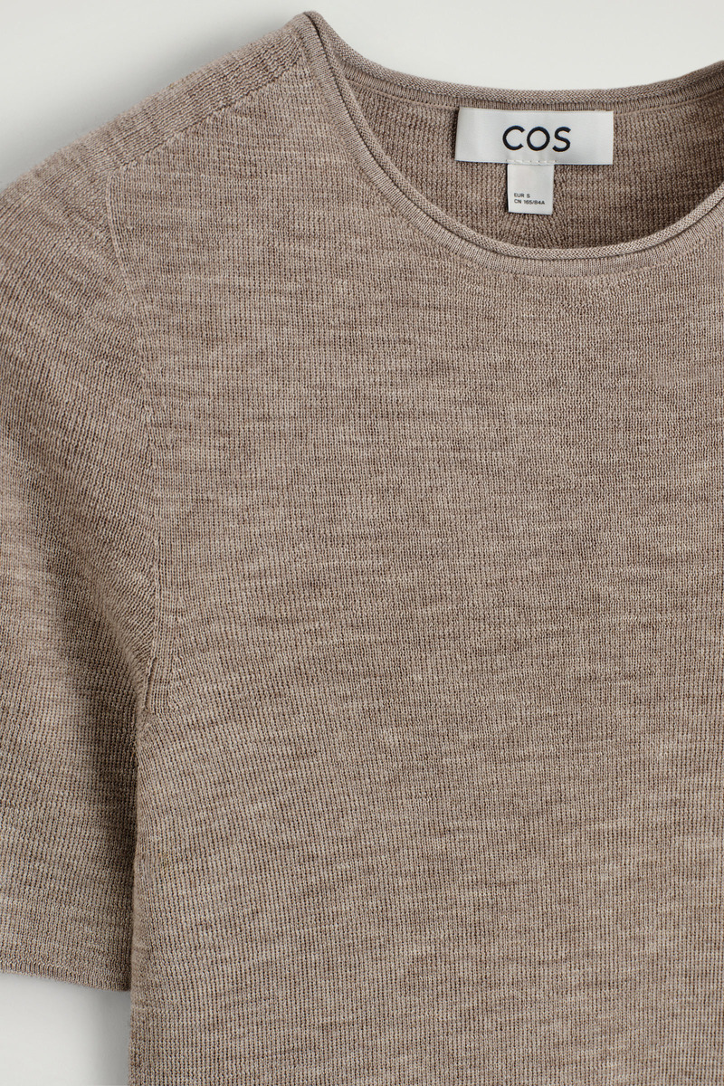 COS メリノウールTシャツ