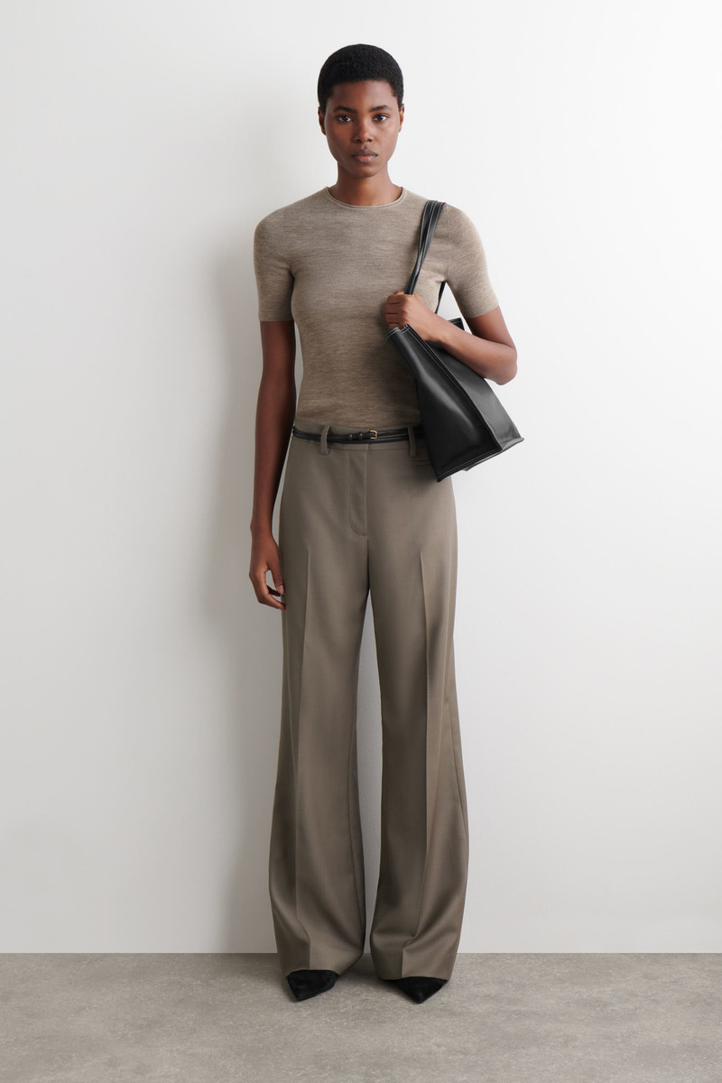 COS メリノウールTシャツ