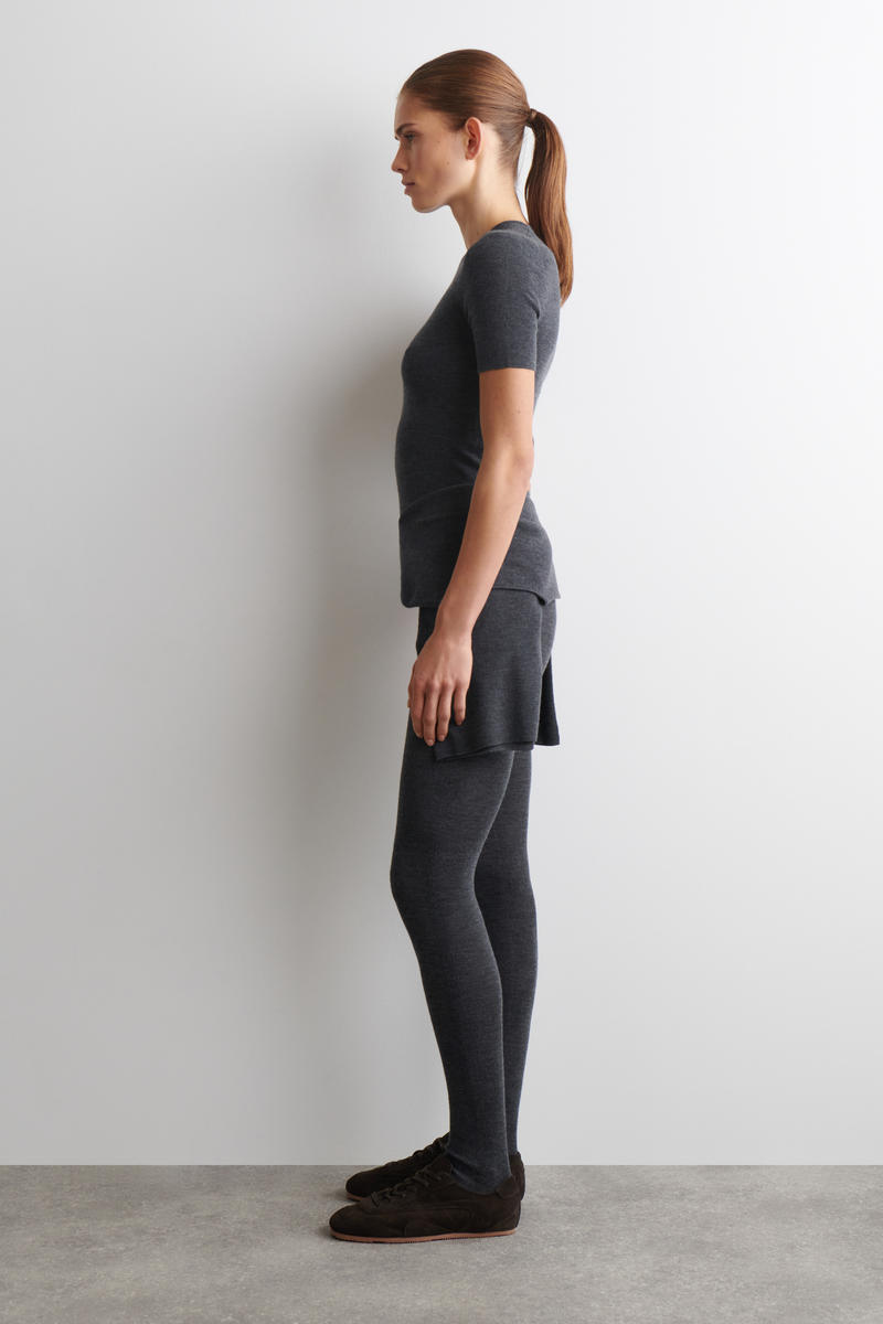 COS メリノウールTシャツ