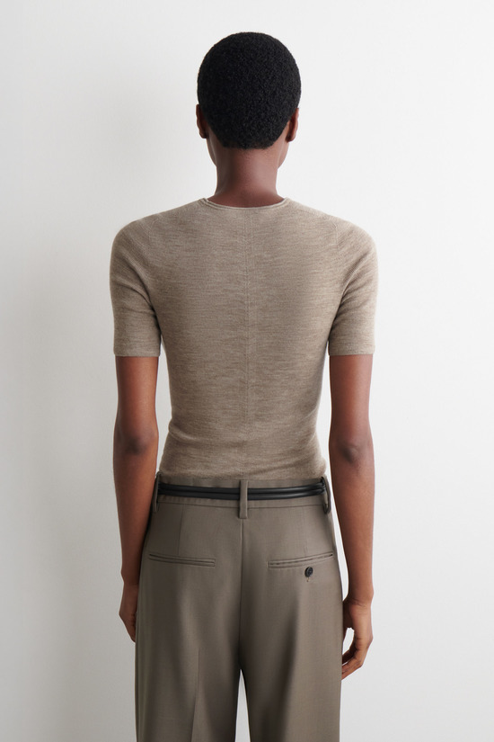 COS メリノウールTシャツ