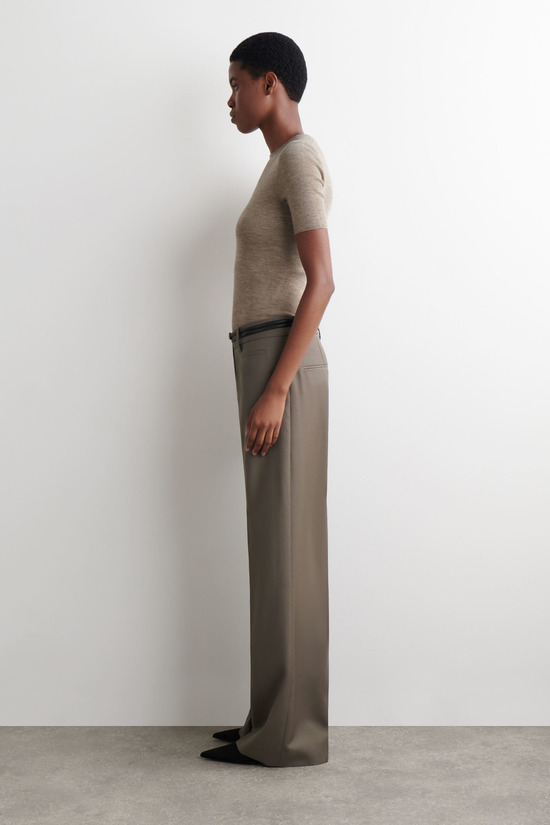 COS メリノウールTシャツ