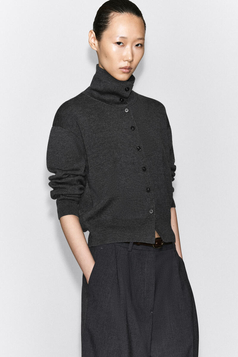 MERINO WOOL FUNNEL-NECK CARDIGAN メリノウール ファンネルネック