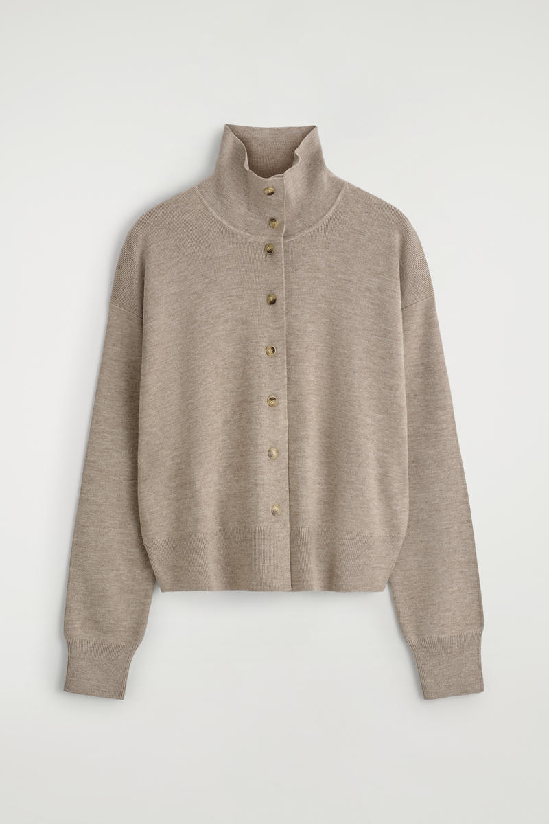 cos カーディガン　ベージュ MERINO WOOL FUNNEL-NECK CARDIGAN メリノウール ファンネルネック