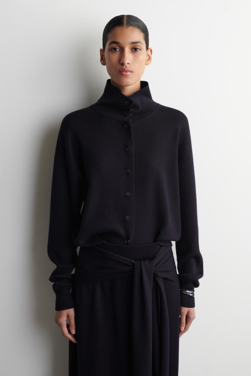 COS メリノウール ファンネルネック カーディガン