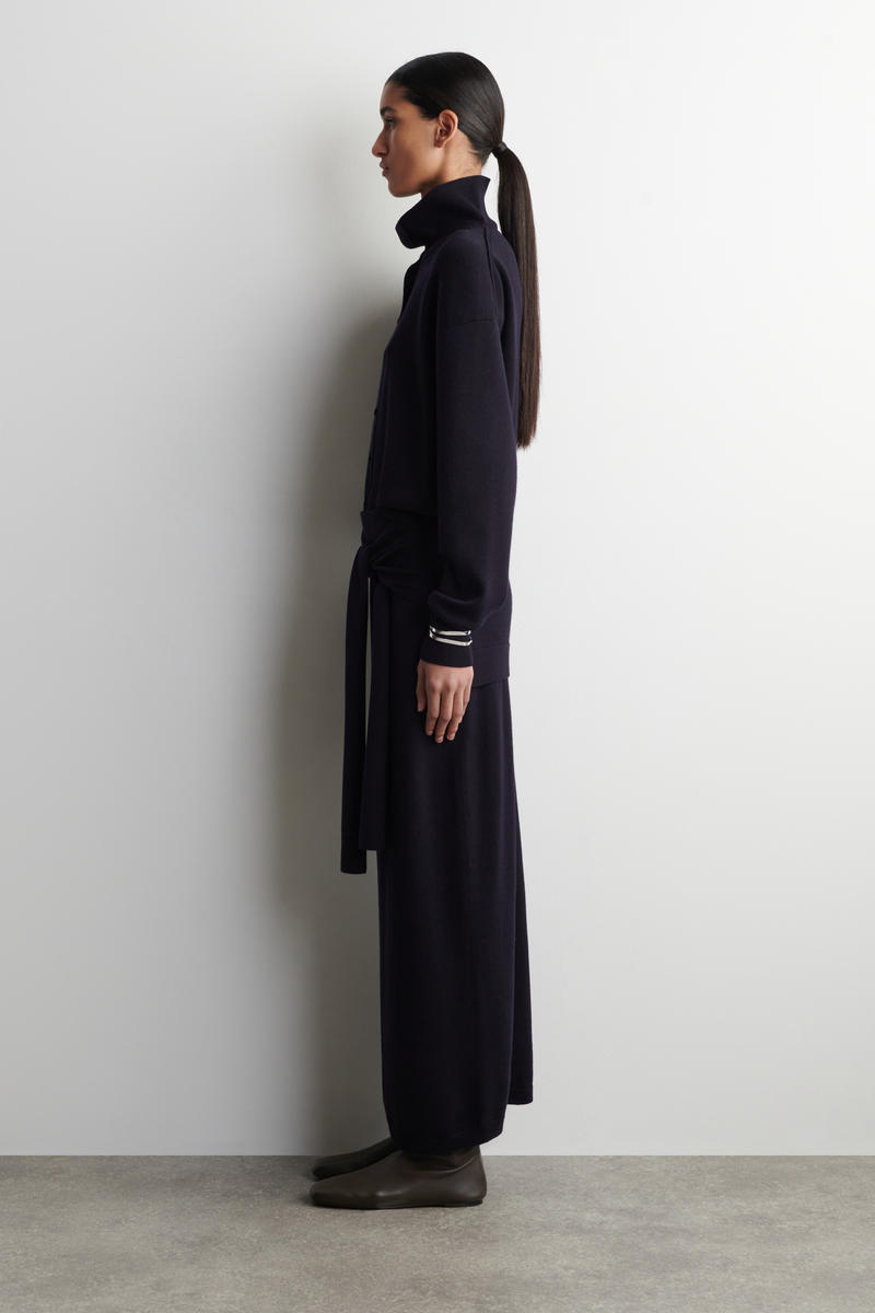 COS メリノウール ファンネルネック カーディガン