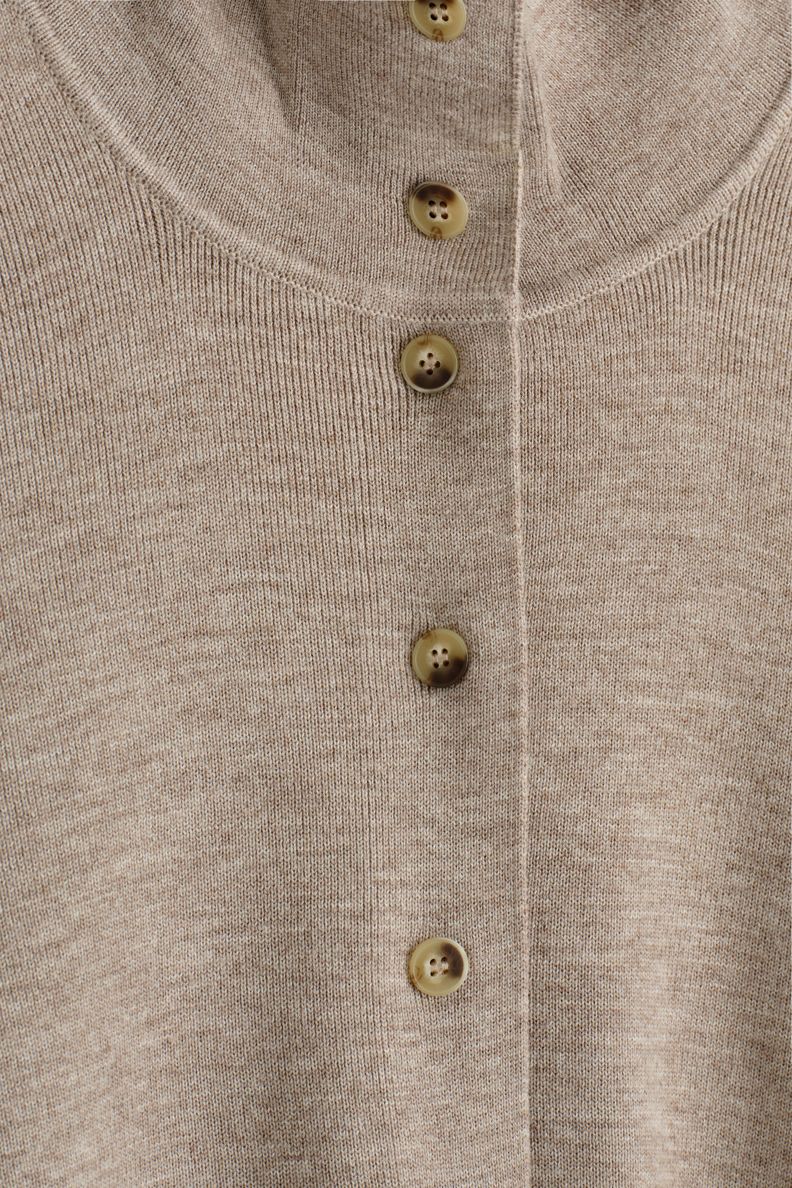 MERINO WOOL FUNNEL-NECK CARDIGAN メリノウール ファンネルネック