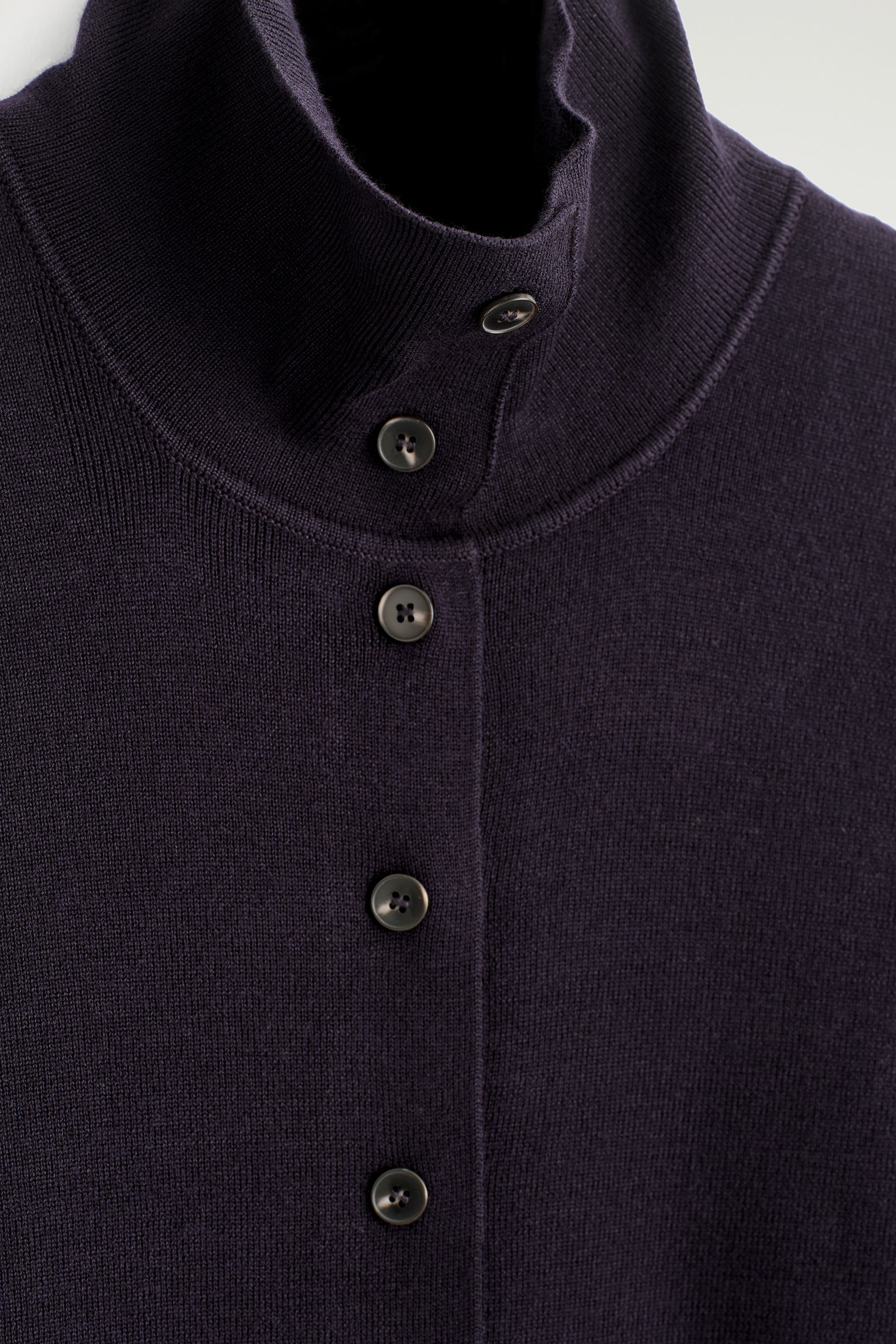 MERINO WOOL FUNNEL-NECK CARDIGAN メリノウール ファンネルネック