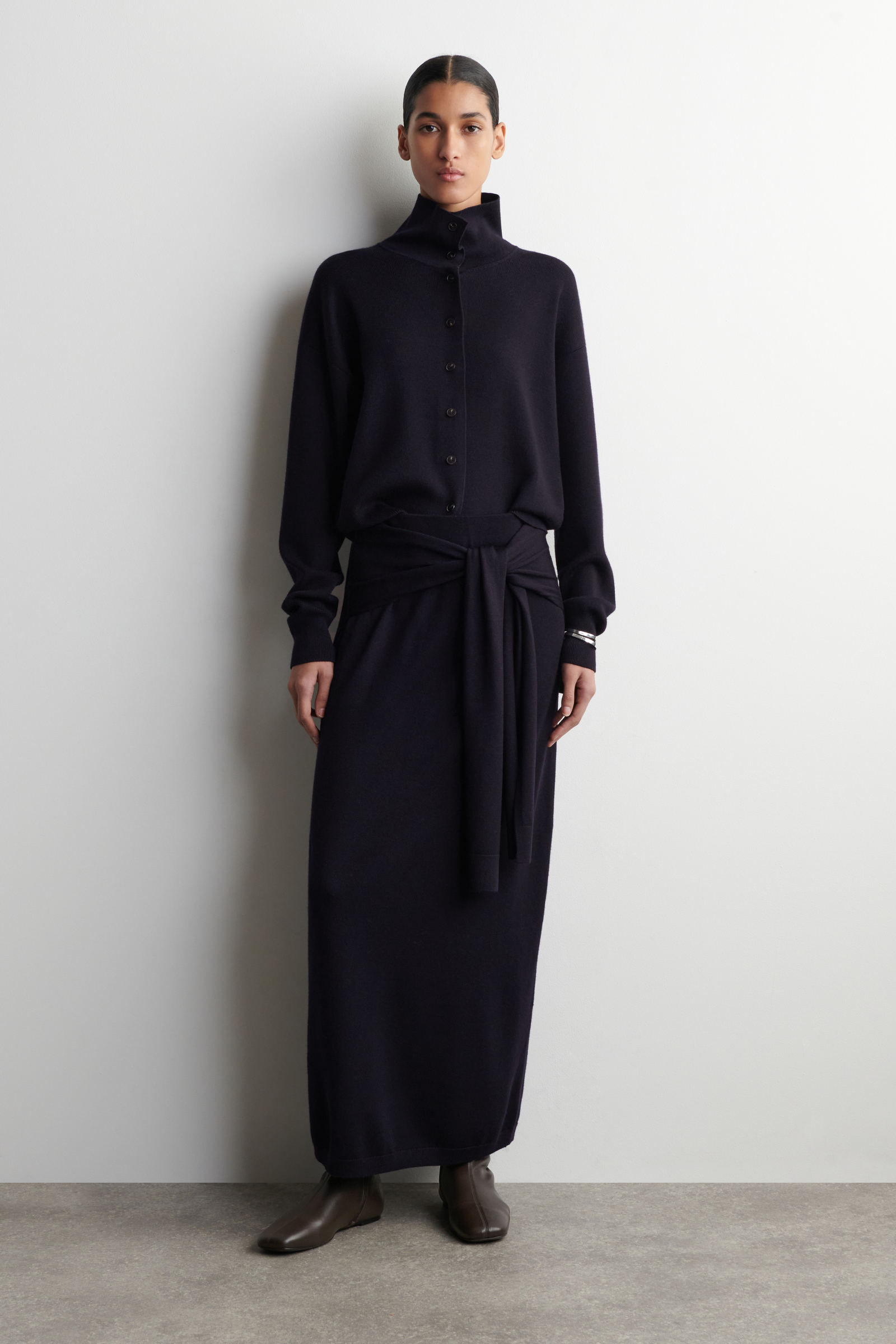 MERINO WOOL FUNNEL-NECK CARDIGAN メリノウール ファンネルネック