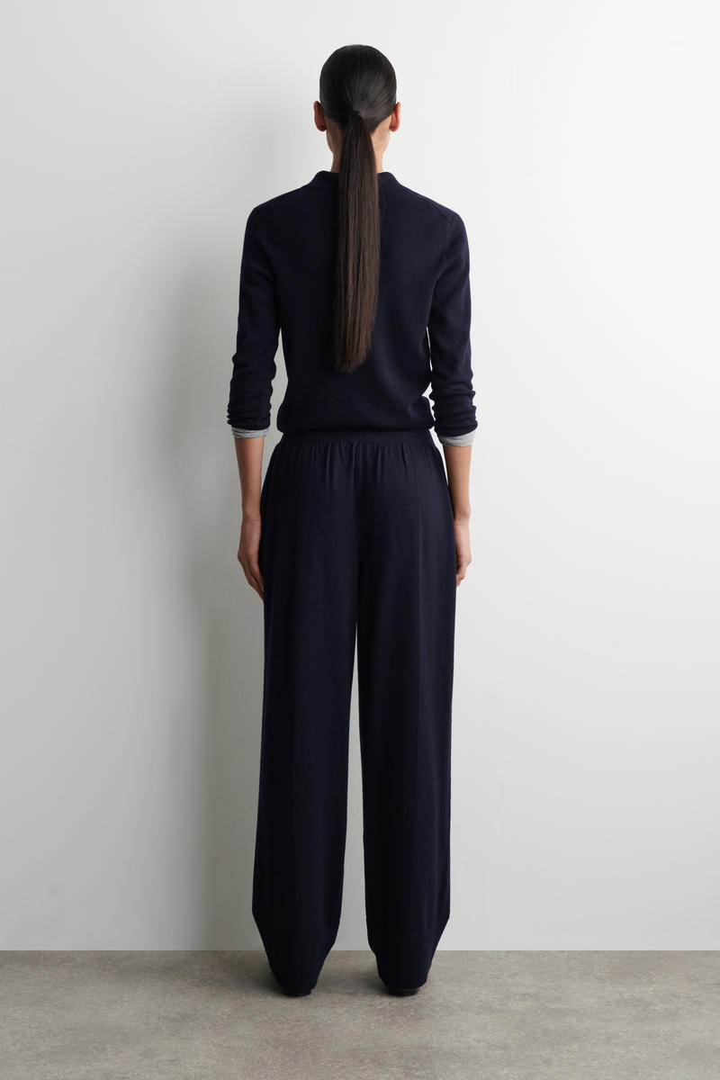 COS エラスティックメリノウールパンツ