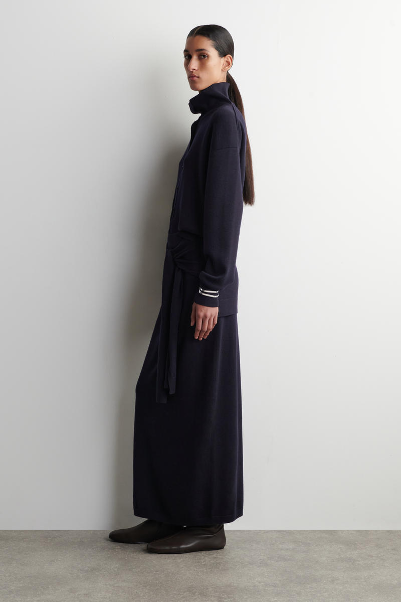 COS タイウエストメリノウールミディスカート