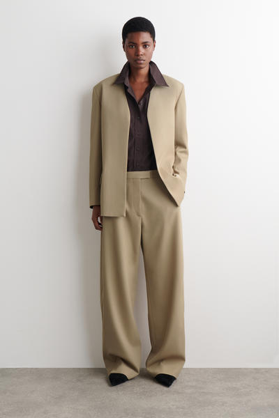 COS ノーカラー ウールツイル ブレザー