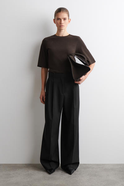 COS コットンTシャツ