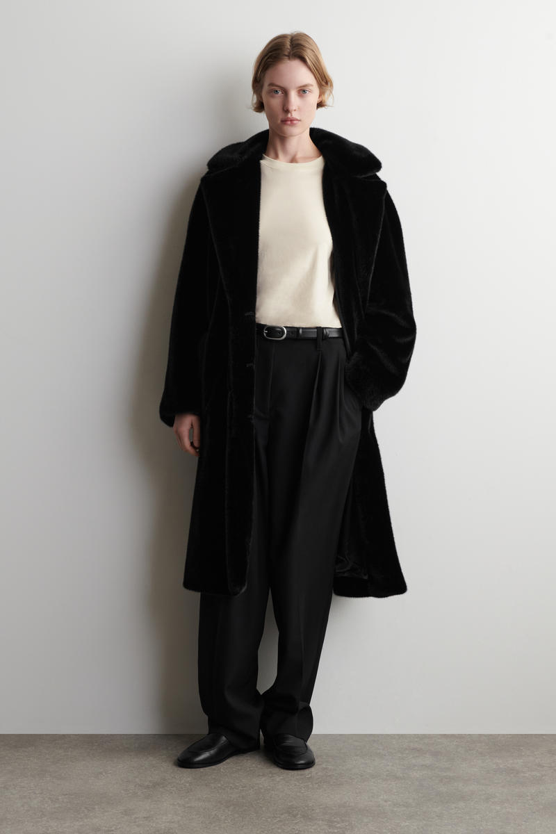 COS コットンTシャツ