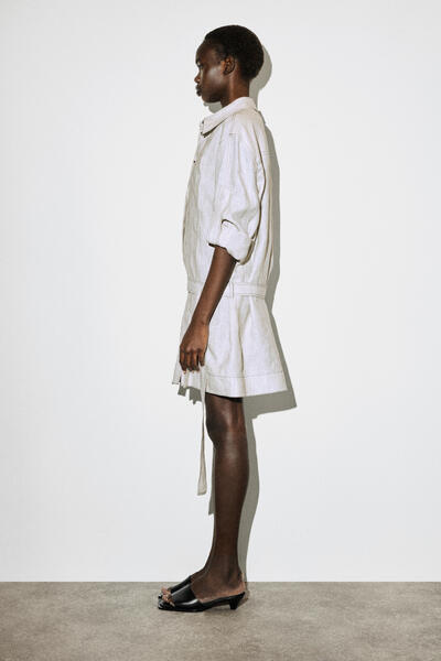 COS ベルト付きプリーツリネンミニシャツドレス