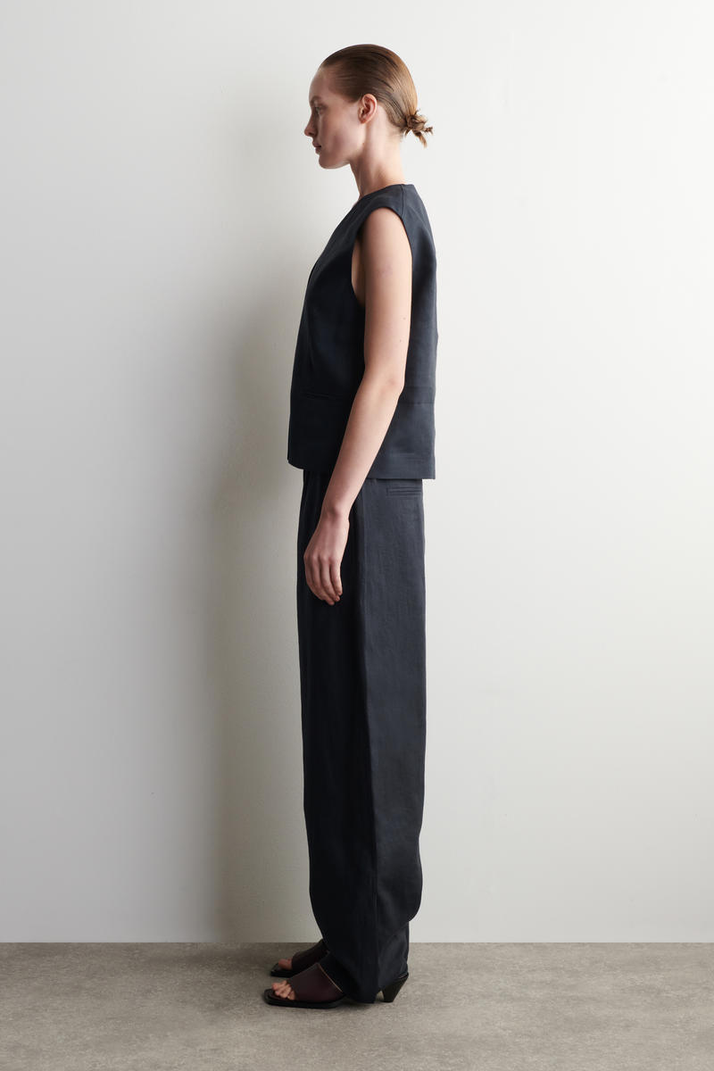 COS リネンバレルレッグパンツ