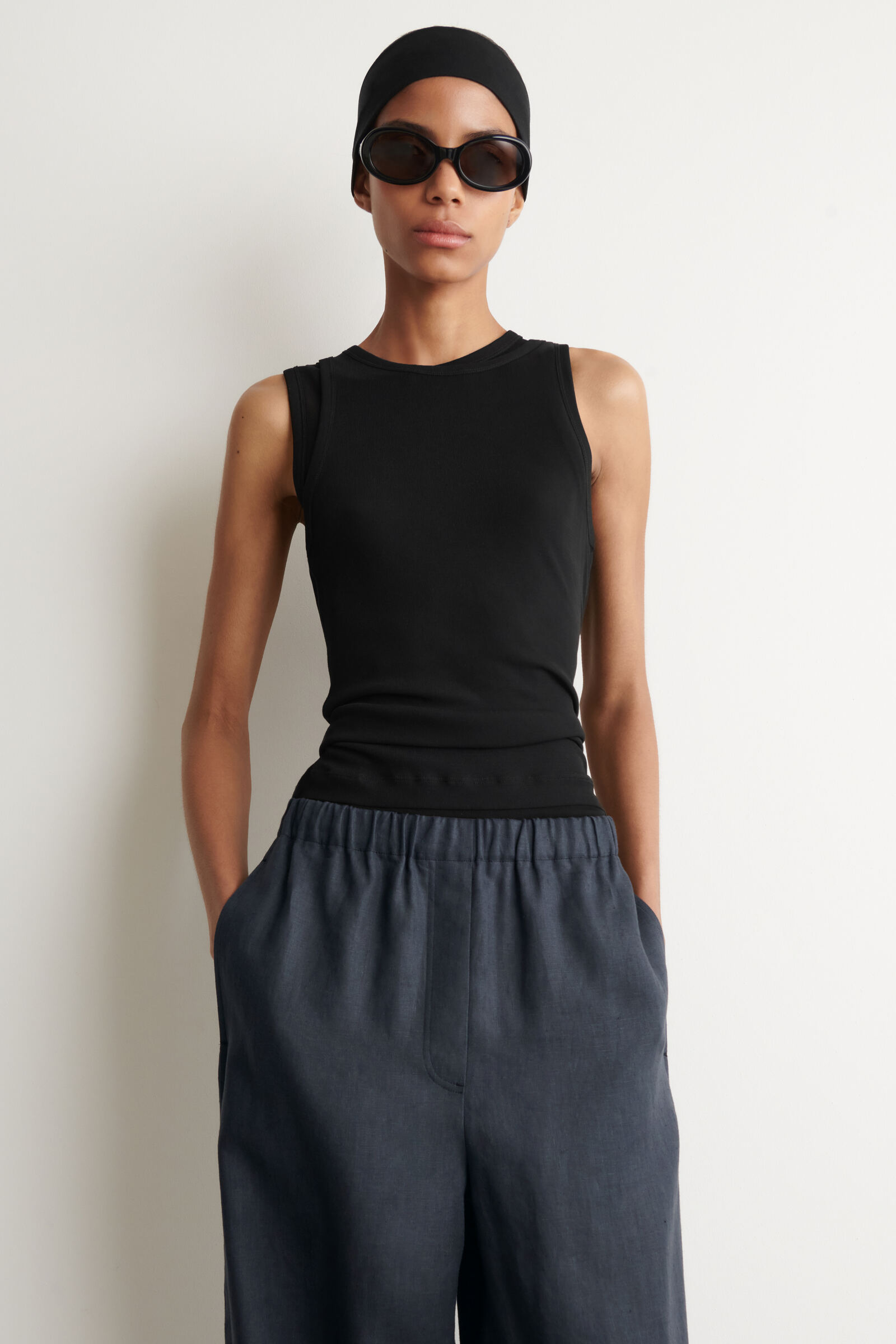 ELASTICATED LINEN BARREL-LEG TROUSERS リネンバレルレッグパンツ