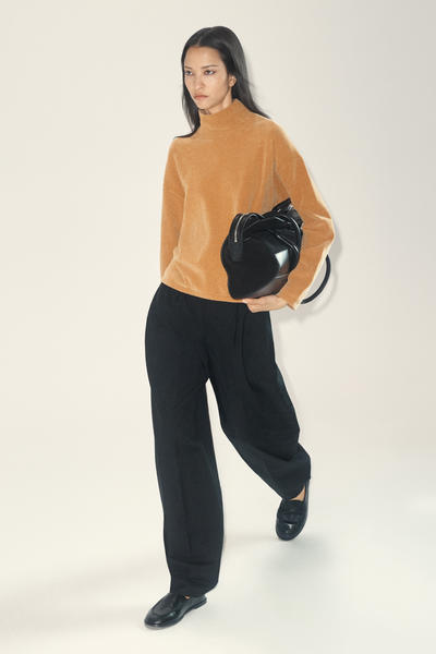 COS シェニール ファンネルネック ジャンパー