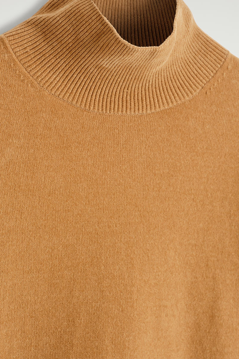 COS シェニール ファンネルネック ジャンパー