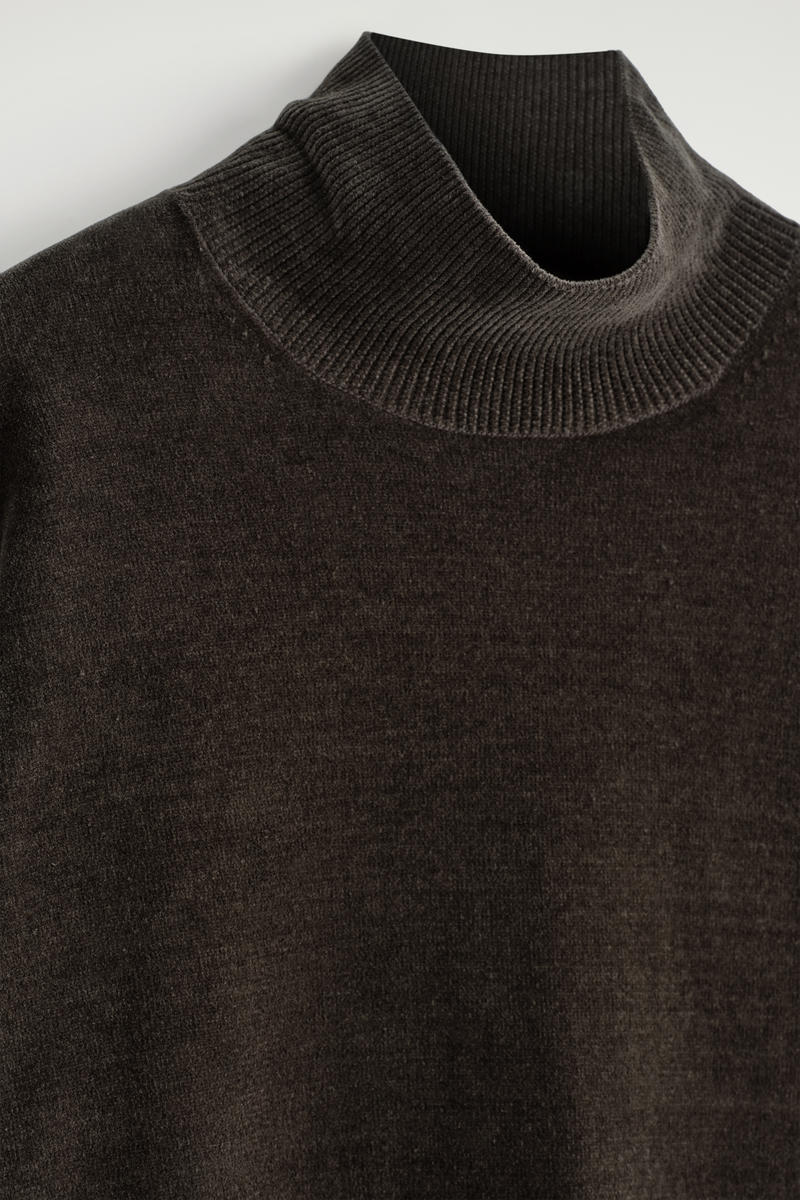 COS シェニール ファンネルネック ジャンパー