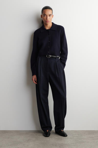 COS 襟付きメリノウールカーディガン