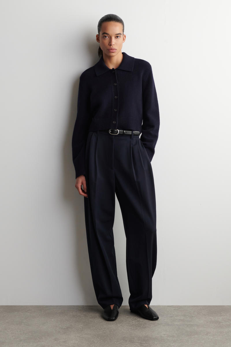 COS 襟付きメリノウールカーディガン