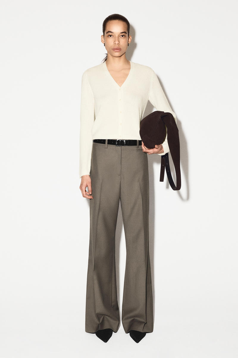 COS カシミヤVネックカーディガン