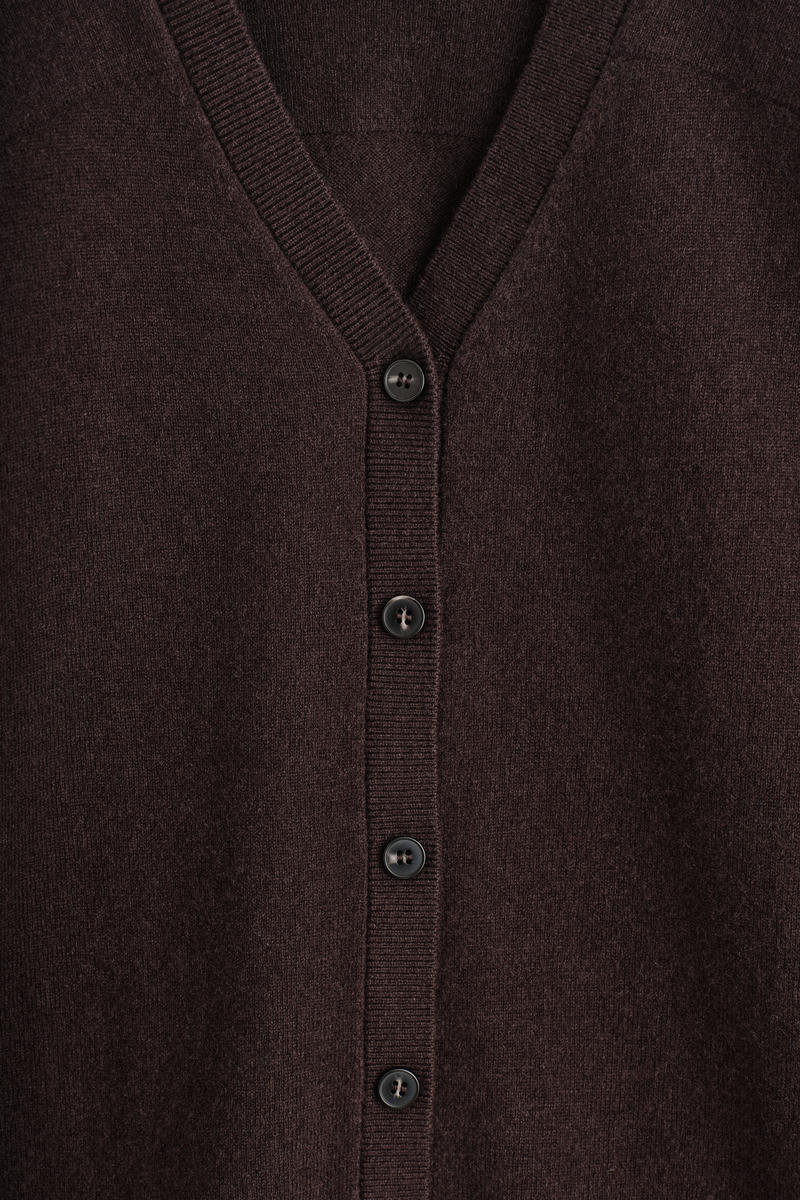 COS メリノウールVネックカーディガン