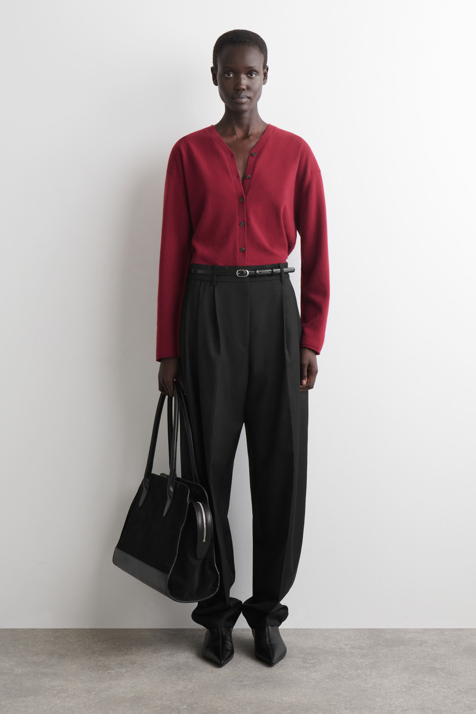 MERINIO WOOL V-NECK CARDIGAN メリノウールVネックカーディガン