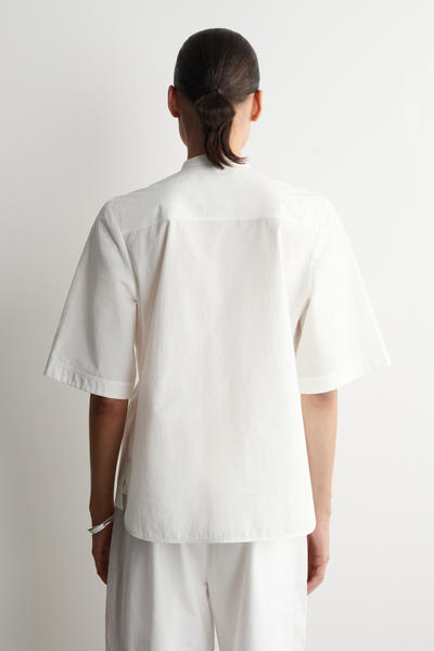 COS フリル付きコットンブラウス