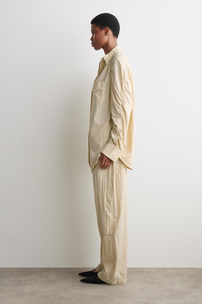 COS しわ加工 シルクシャツ