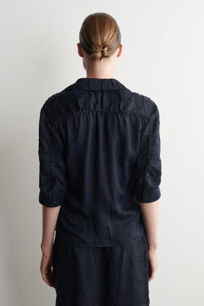 COS ギャザード しわ加工シャツ