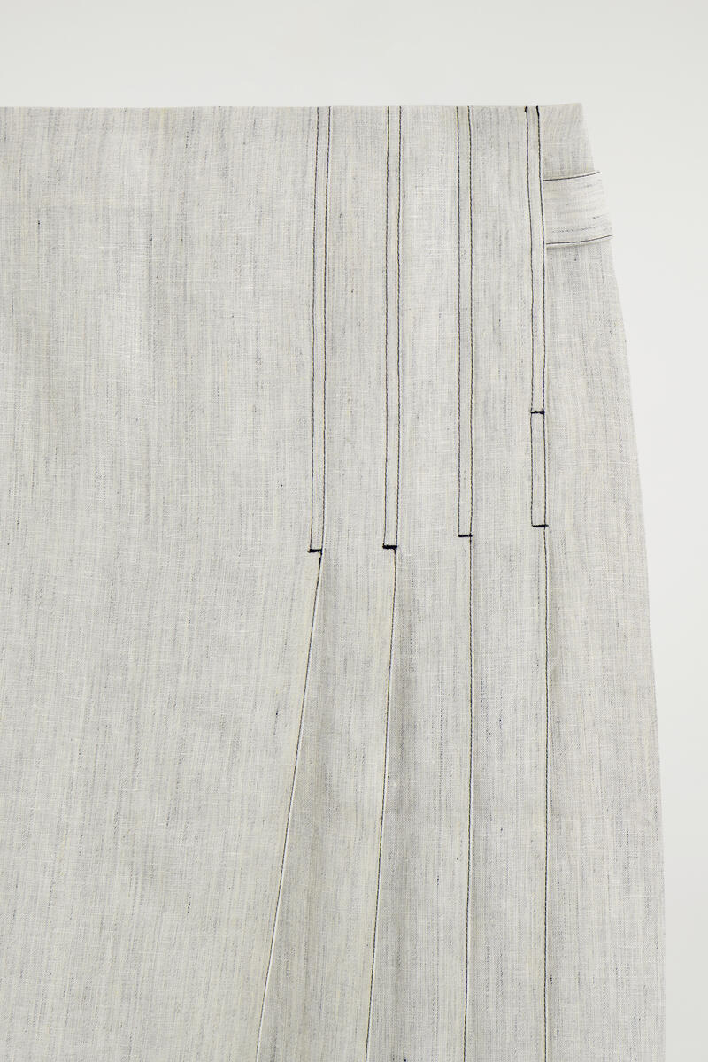 COS ベルト付き プリーツ入り リネンミディスカート