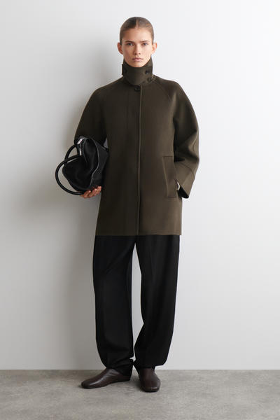 COS ファネルネックダブルフェイスウールショートコート