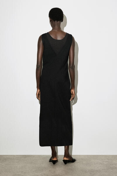 COS Vネックラップミディドレス