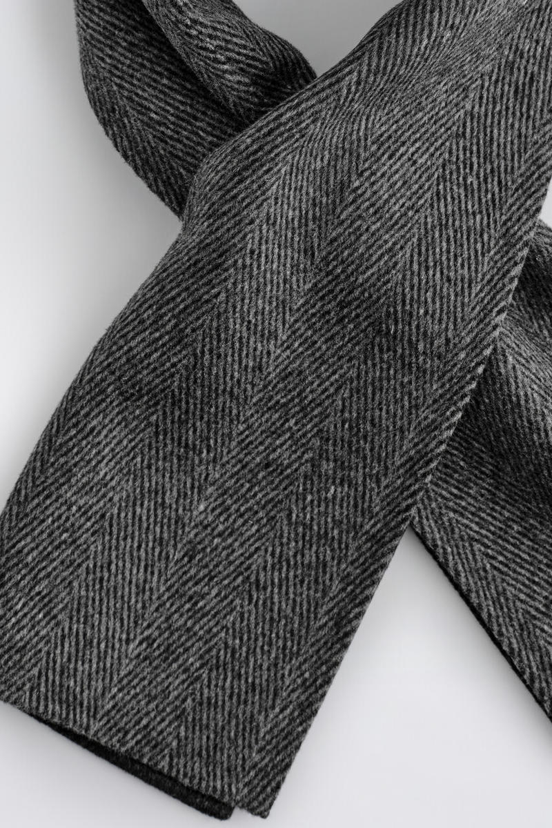 DOUBLE-FACED WOOL SCARF ダブルフェイスウールマフラー グレー|COS DOUBLE-FACED WOOL SCARF ダブルフェイスウールマフラー グレー|COS