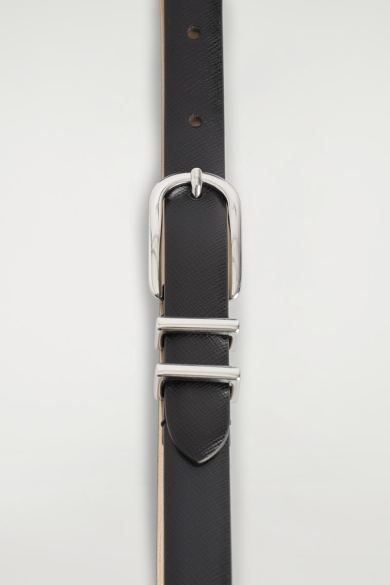 COS サフィアーノレザーベルト