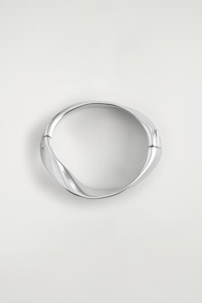 COS ツイステッドリボンブレスレット