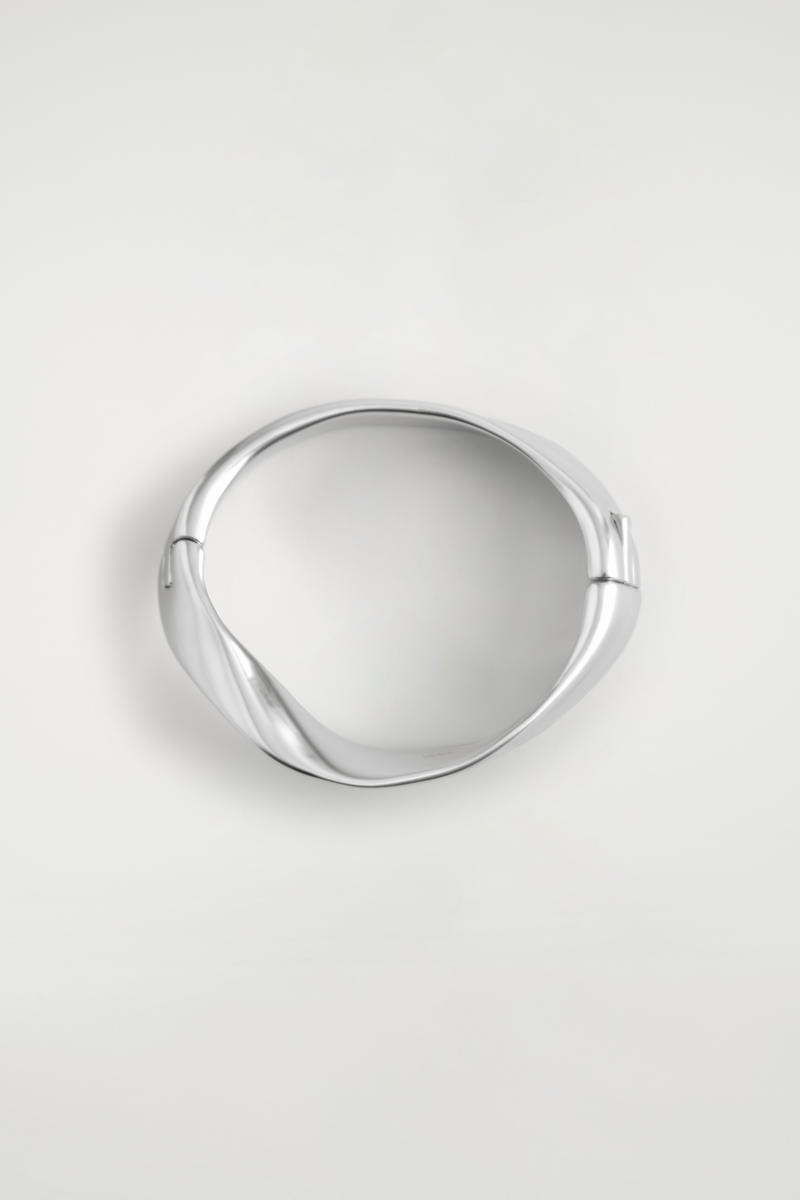 COS ツイステッドリボンブレスレット