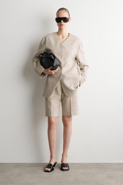 COS ストラクチャードノーカラージャケット